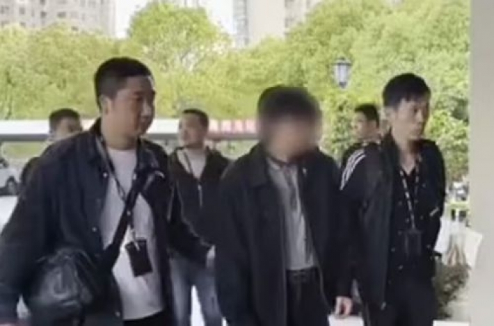 Житель Китая продал сына за $25 тысяч и потратил деньги на любовницу