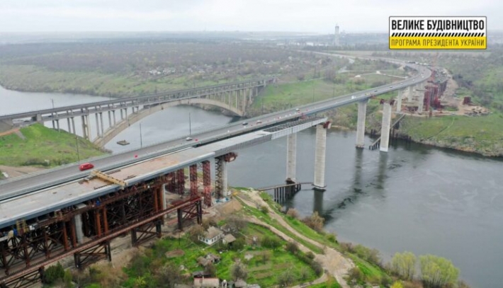 В Запорожской обладминистрации показали состояние строительства мостов