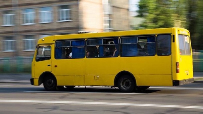 Наплевал на всех: в Киеве водитель маршрутки отметился хамской выходкой, видео