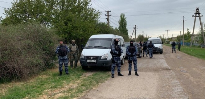 В Крыму российские оккупанты во время обыска убили человека