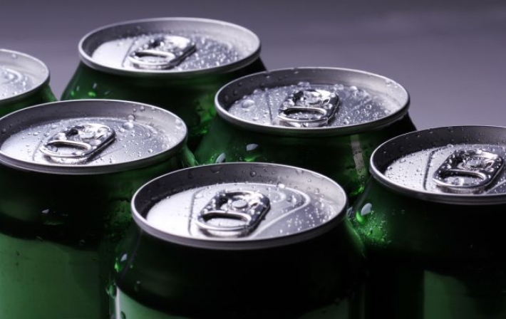 Напитки в алюминиевых банках могут разрушать мозг человека: ученые поразили заявлением