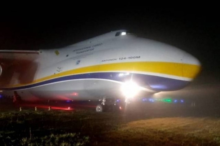 В Сан-Пауло украинский самолет во время посадки выкатился за пределы полосы