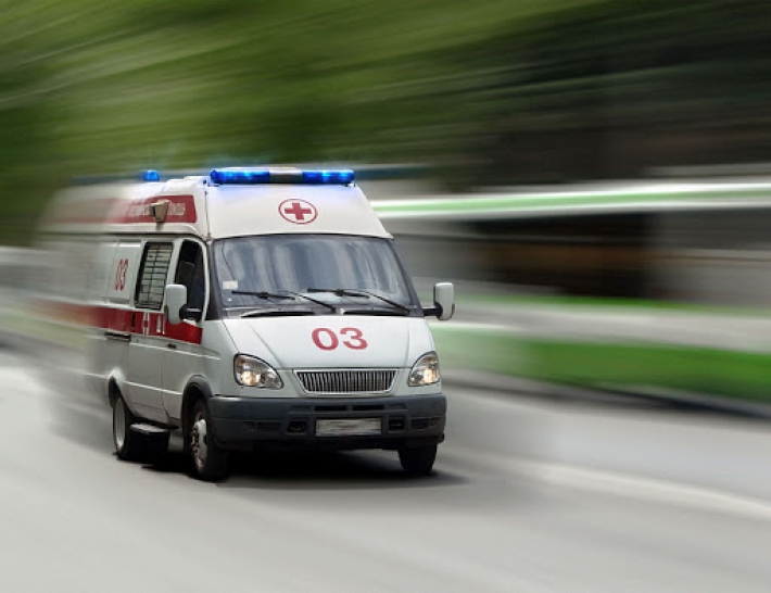 В Запорожье со второго этажа выпала 40-летняя женщина