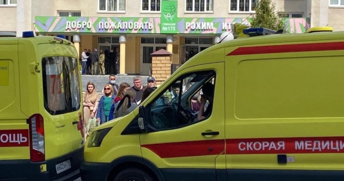 Надеялся остановить злоумышленника: первый раненный в перестрелке в Казани рассказал подробности нападения на школу