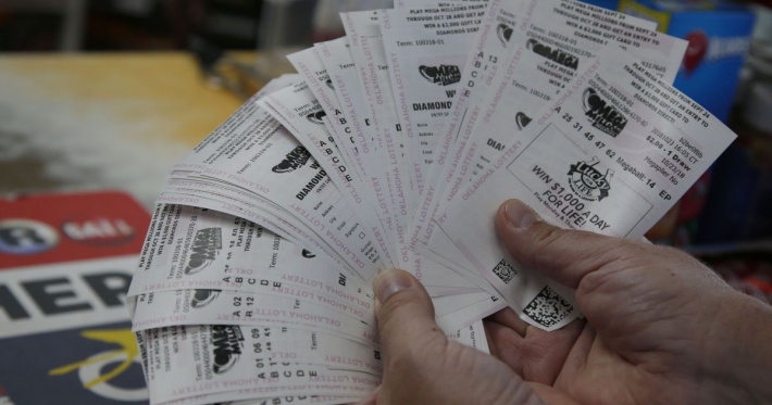 Американка случайно постирала выигрышный лотерейный билет на 26 миллионов долларов