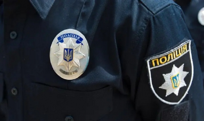 Банда в балаклавах обстреляла авто в Одессе. Водитель получил ранение