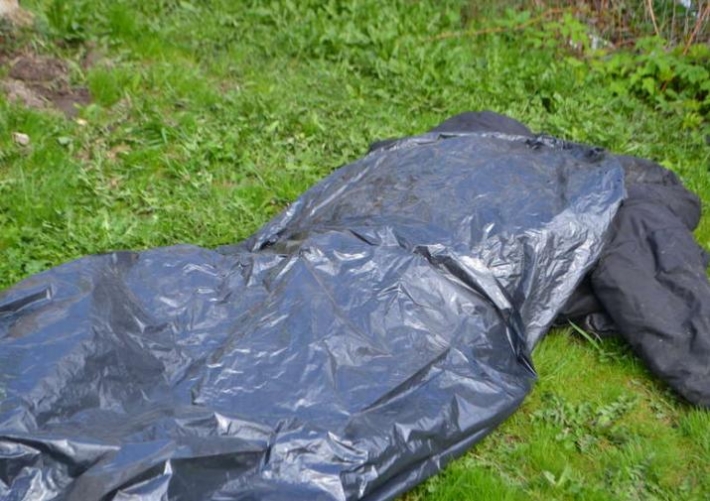Уснула рядом с трупом - стали известны жуткие подробности убийства под Мелитополем