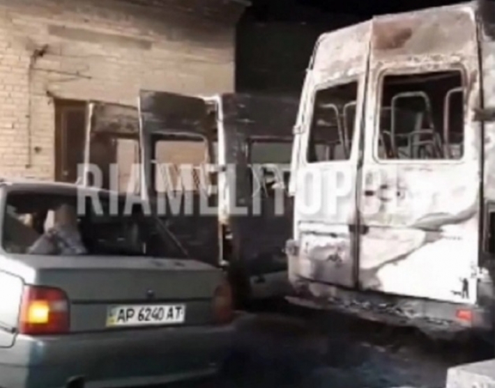 В Мелитополе водитель маршрутки в пьяном угаре сжег семь машин