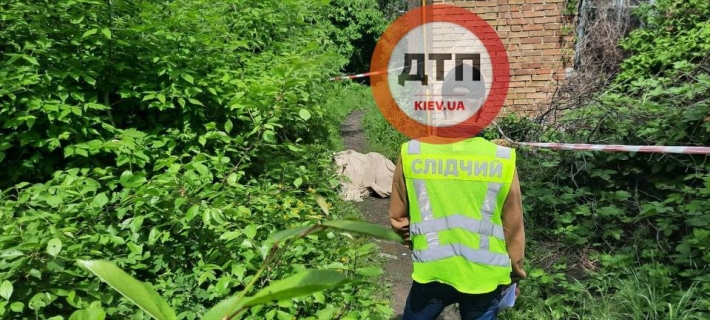 Нанесли 18 ножевых ранений: в Киеве зверски убили мужчину, фото
