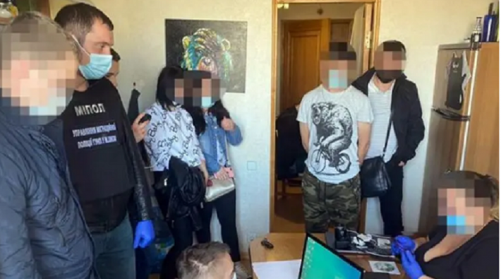 Киевлянин хранил дома видео с детским порно и в Интернете предлагал свою 11-летнюю дочь