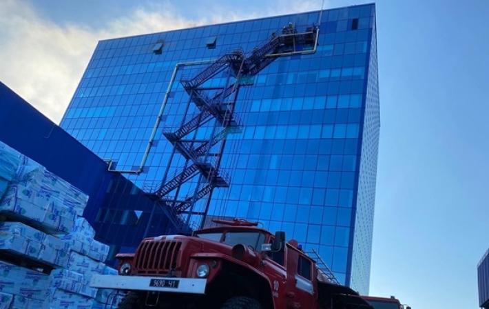 В Киеве горело административное здание Эпицентра (фото)