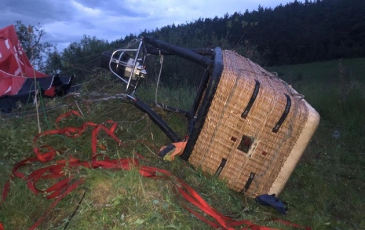Падение воздушного шара на Хмельнитчине: в полиции рассказали подробности