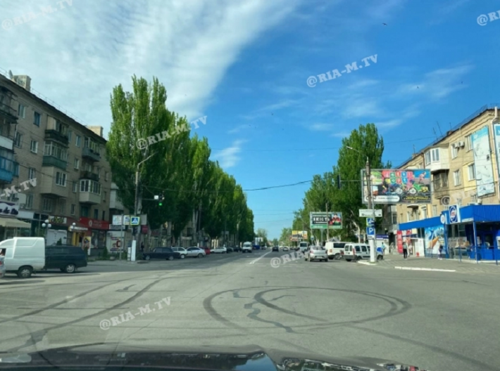 Появилось видео неадекватного дрифта от водителя БМВ, испортившего асфальт в Мелитополе (видео)