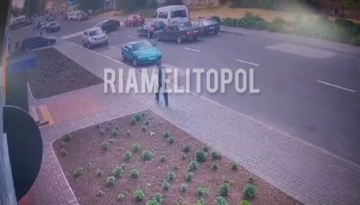 В Мелитополе ищут очевидцев эпичного маневра водителя Тойоты (видео)