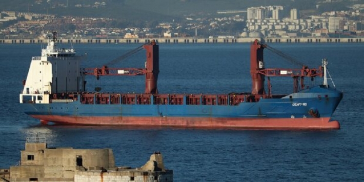 Тело лежит в каюте пятые сутки: на борту иностранного судна загадочно скончался капитан из Одессы