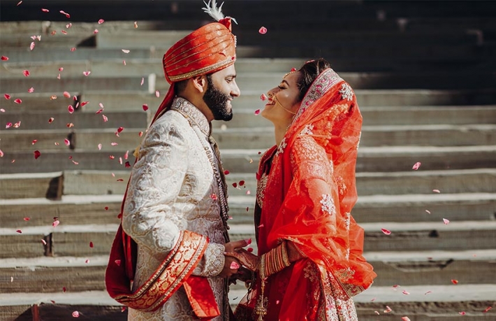 Индийская пара устроила свадьбу на борту самолета (видео)