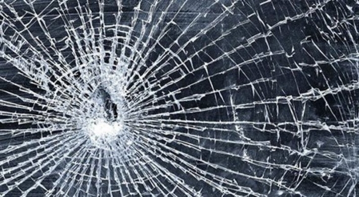Житель Мелитополя разбил в ломбарде стекло