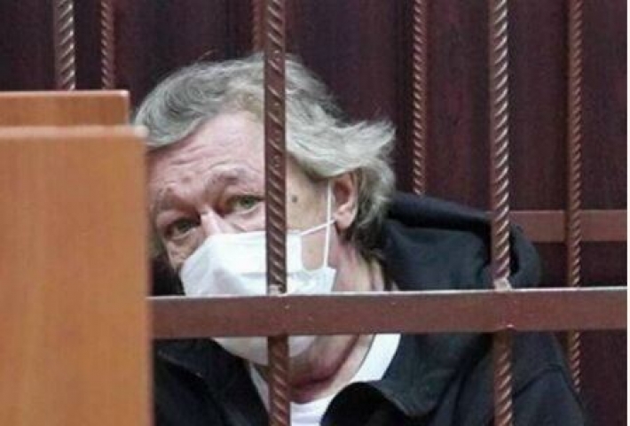 Погибший вместо ремня безопасности использовал заглушку: адвокат Ефремова рассказал, о чем просит в кассации