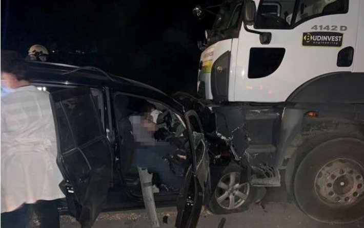 Под Днепром Toyota врезалась в самосвал: погибли 4 человека (Фото)