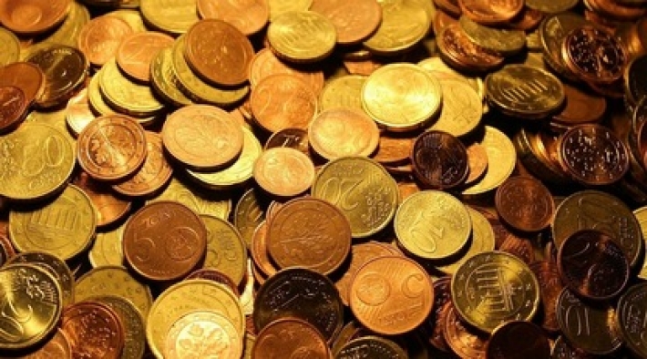 В Литве выпустили 500 тысяч коллекционных монет евро, а нумизматам стыдно - на них девиз соседней страны