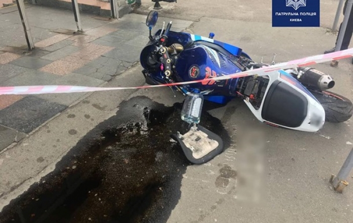 Пьяный байкер потерял пассажира и пытался сбежать от полиции через метро (фото)