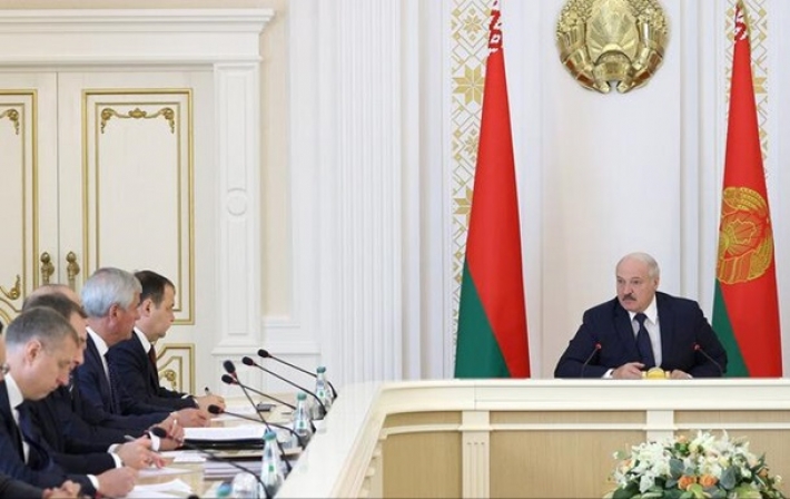 Россия поставит в Беларусь современное оружие – Лукашенко