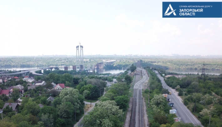В Запорожье проводят важный этап строительства мостов через Днепр