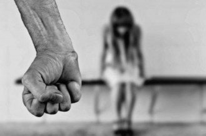 16-летняя девушка умерла после изнасилования и отдыха в компании: что известно о трагедии на Полтавщине