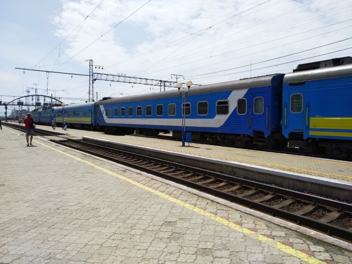 Львовский поезд меняет расписание на лето