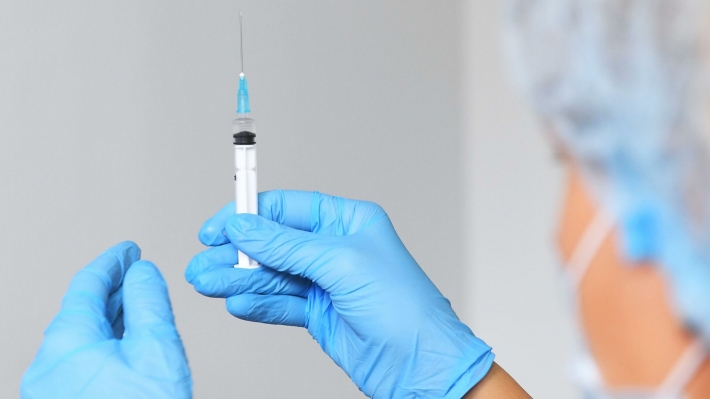 От какой вакцины против коронавируса в Мелитополе отказов много (видео)