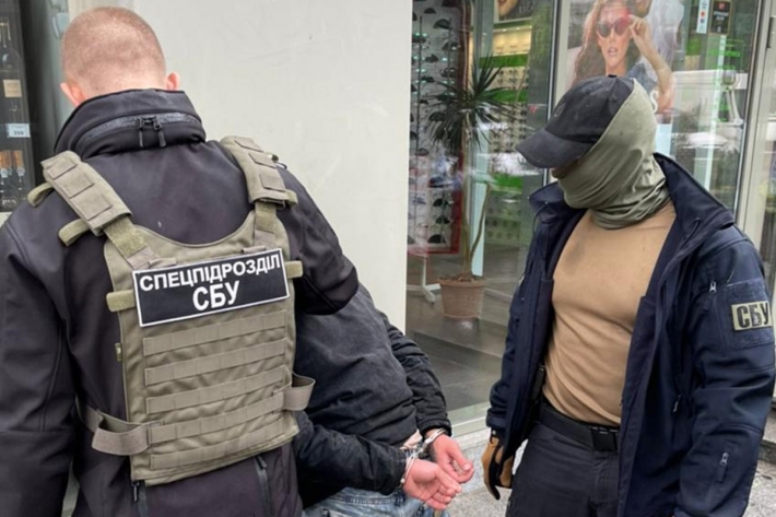 В Одесской области сотрудница полиции воровала наркотики из вещественных доказательств и продавала их
