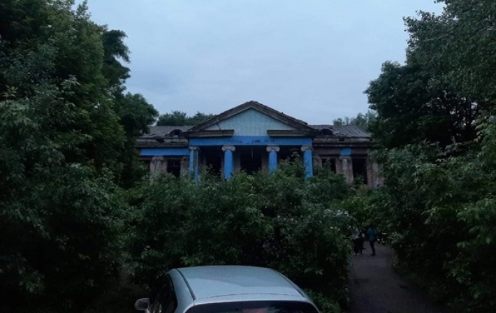 На Луганщине в заброшенном здании погибла 13-летняя девочка