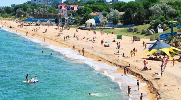 Не хуже Турции и Египта: названы пляжи Украины с прозрачным морем и ценами на любой кошелек