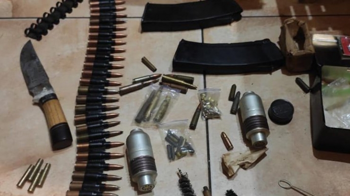 В Киеве задержали охранника ТРЦ за торговлю оружием и взрывчаткой (фото)