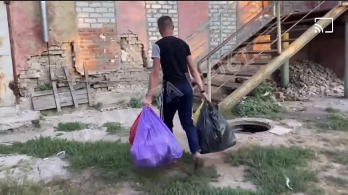 Ужасное состояние общежития в Мелитополе показали в сети (фото)