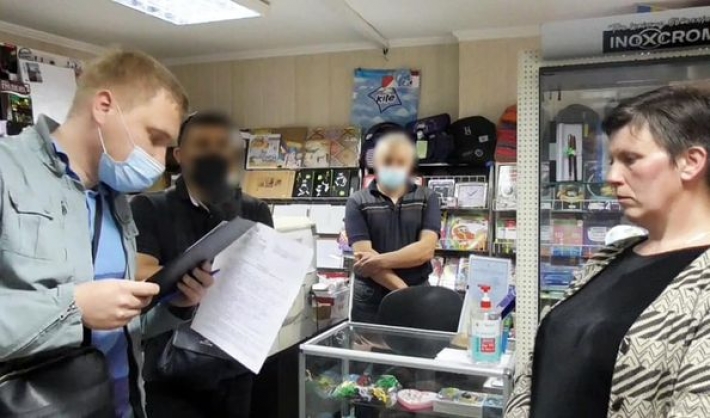 Под Киевом поймали на горячем мошенницу-"рекордсменку": фото