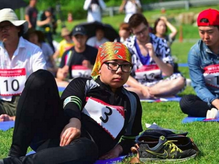 В Южной Корее состоялись соревнования среди людей, которые ничего не делают (фото)
