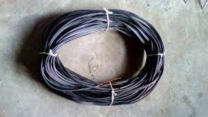 В Запорожье двое парней украли 50 метров кабеля (ФОТО)