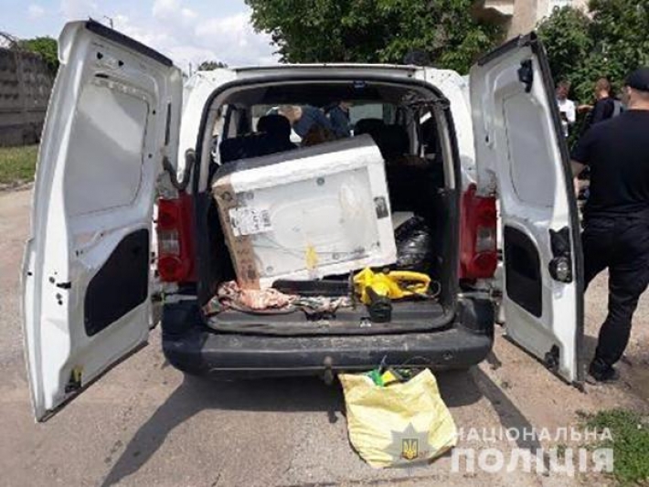 В Запорожье грабители напали на квартиру, в которой оказались люди: их связали и избили (подробности)