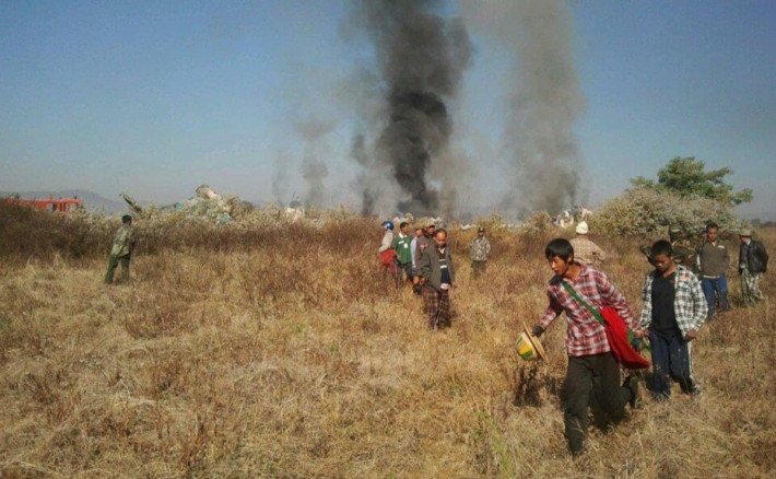 В Мьянме упал военный самолет - погибли более 10 человек: фото и подробности