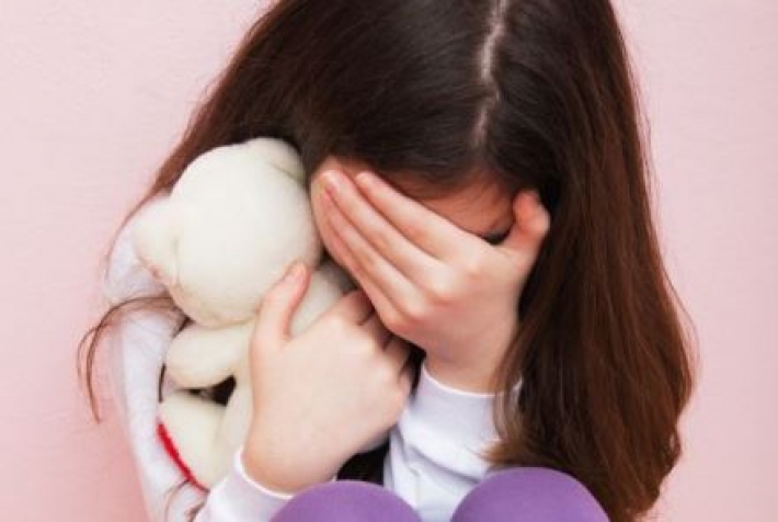 Развращал 5-летнюю дочку: под Одессой суд вынес приговор многодетному отцу