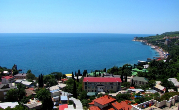 Сумасшедшие цены и никакого сервиса: что происходит на курортах Крыма (Фото)