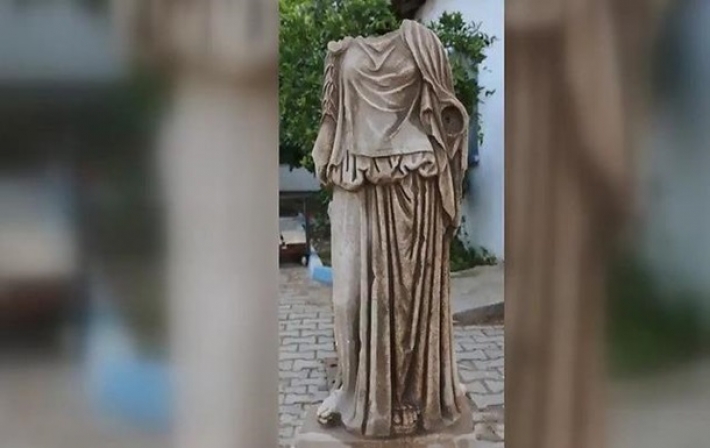 Найдена древняя статуя женщины возрастом около двух тысяч лет (видео)