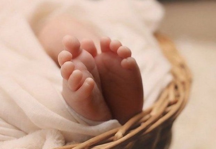 В Херсоне женщина родила ребенка возле ТРЦ: как чувствуют себя роженица и младенец