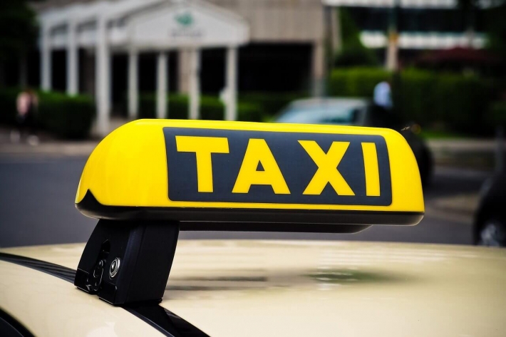 В Мелитополе водитель такси рисковал жизнью пассажира (видео)