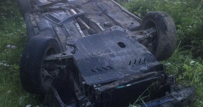 Авто сорвалось в пропасть, водителя отбросило на несколько метров: на Закарпатье произошло смертельное ДТП (фото)