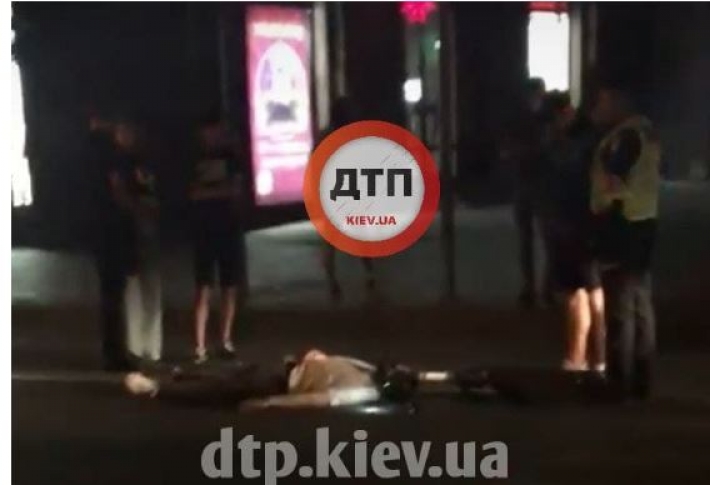 В Киеве на дороге обнаружили мертвого велосипедиста: подробности и фото