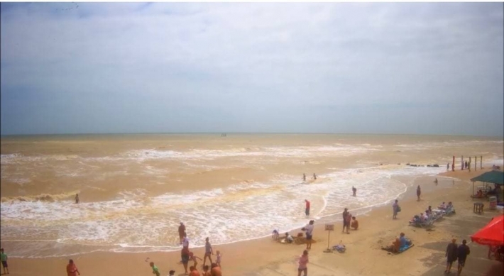 В Кирилловке и Приморском посаде море превратилось в грязное месиво (фото, видео)
