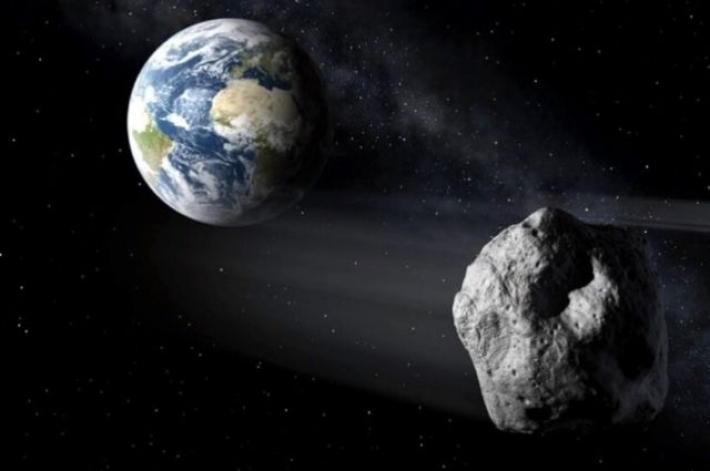 На Землю летит астероид размером с два футбольных поля