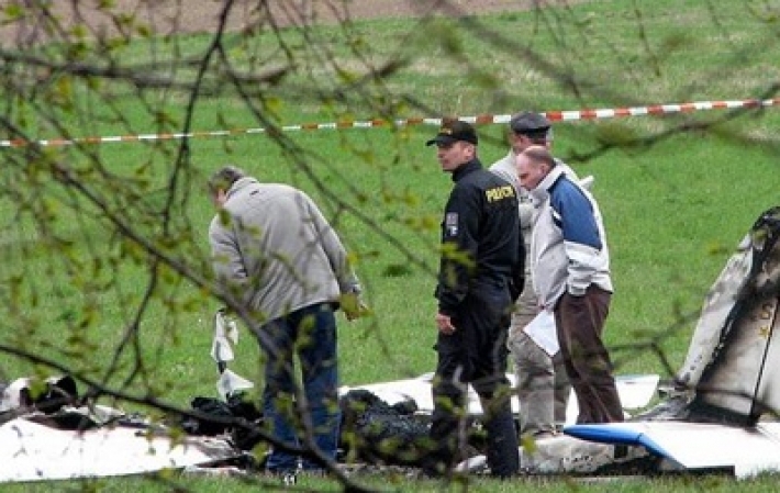 В Чехии упал учебный самолет, один погибший (фото)